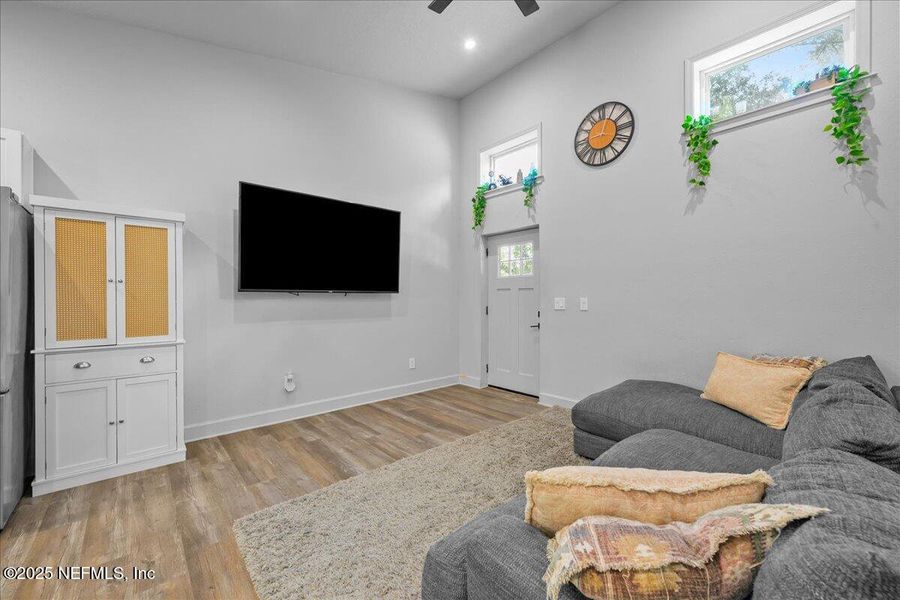 Furnished interior view inside a new home in , Palatka (Image 11).
