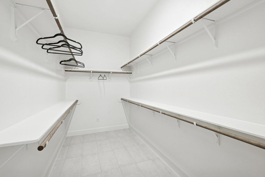 Spacious, unfurnished interior of a new home in Jordan Ranch 70' Homesites, Fulshear (Image 11). Spacious, unfurnished interior of a new home in Jordan Ranch 70' Homesites, Fulshear (Image 11).