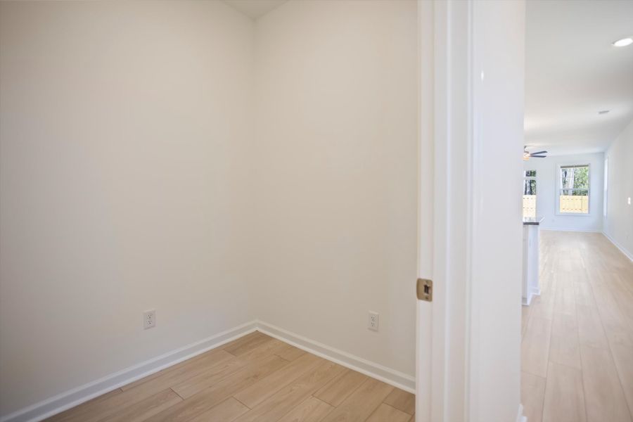 Spacious, unfurnished interior of a new home in Whiskey Run, New Ellenton (Image 10).