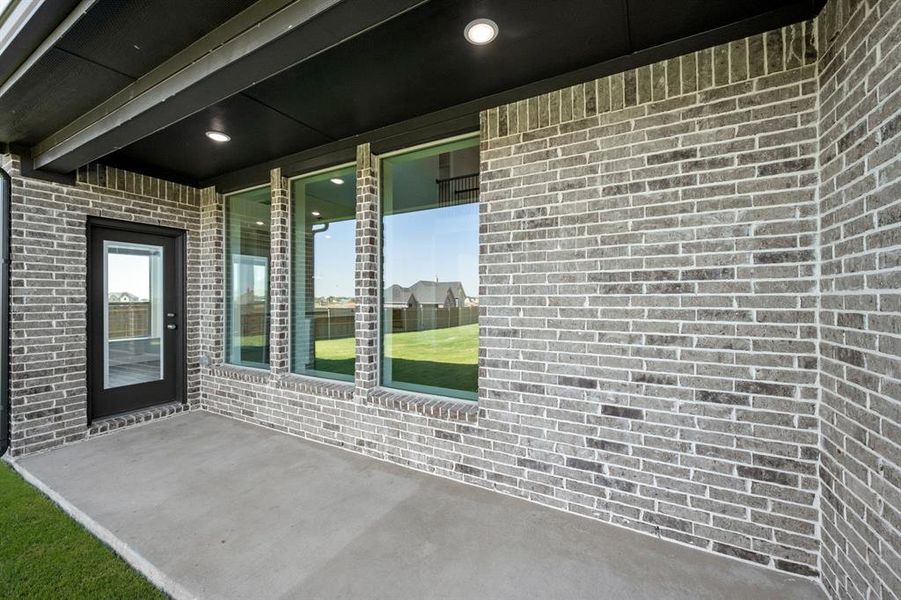 116 Grey wolf- Patio-2300 116 Grey wolf- Patio-2300