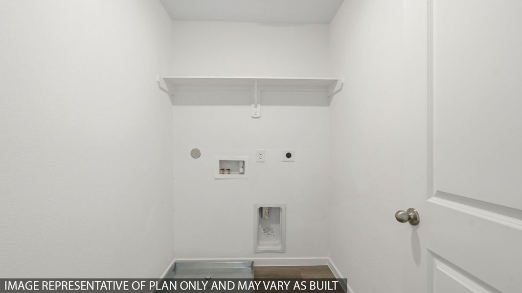 Spacious, unfurnished interior of a new home in Lexington Heights, Willis (Image 21).