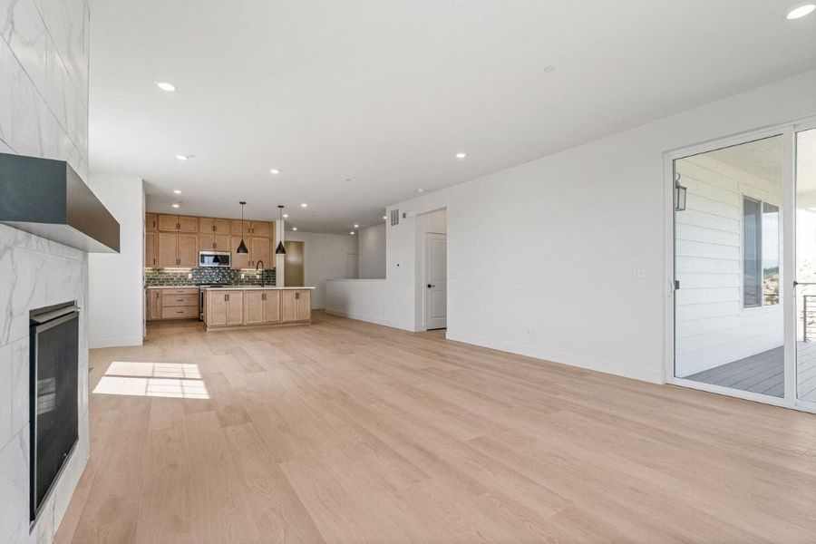Spacious, unfurnished interior of a new home in The Nest Reserve at Canyon Creek, Erie (Image 13).