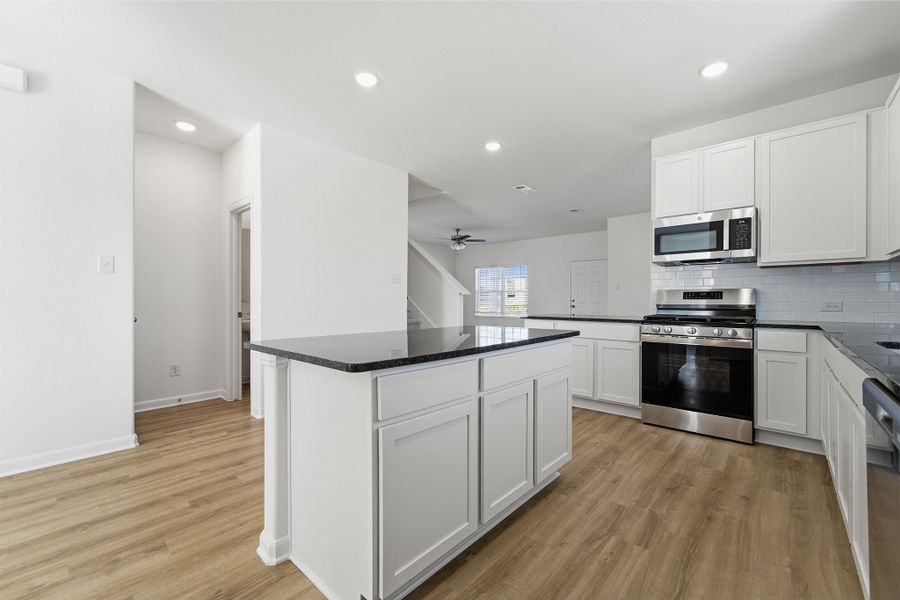 Furnished interior view inside a new home in La Terra, Celina (Image 7).