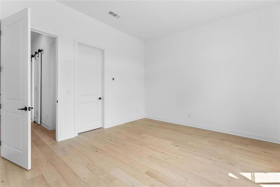 Spacious, unfurnished interior of a new home in , Senoia (Image 31).
