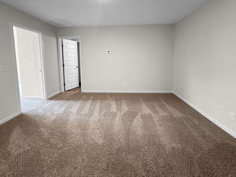 Spacious, unfurnished interior of a new home in Grand Reserve, Hinesville (Image 16).