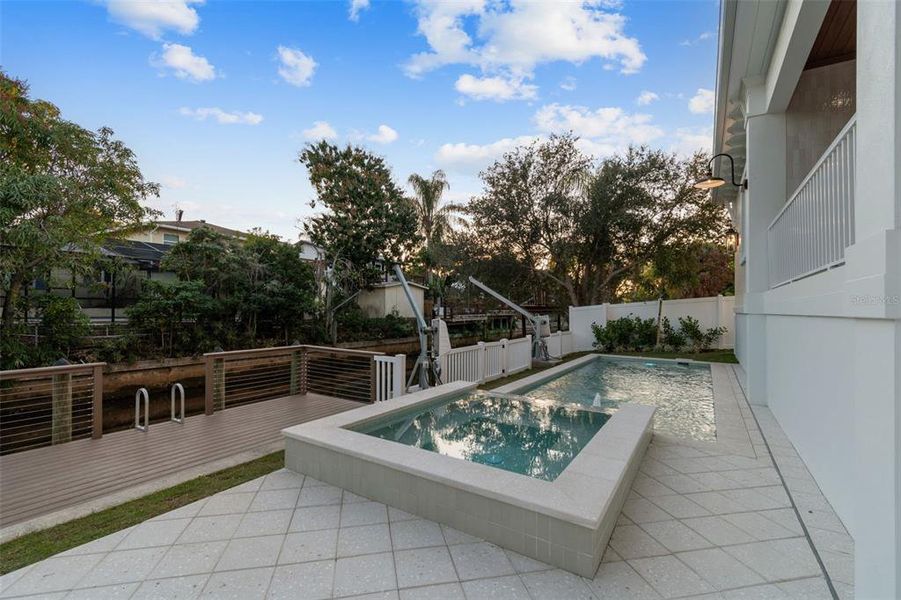 Exterior details and patio area of a home in , Tampa (Image 4).
