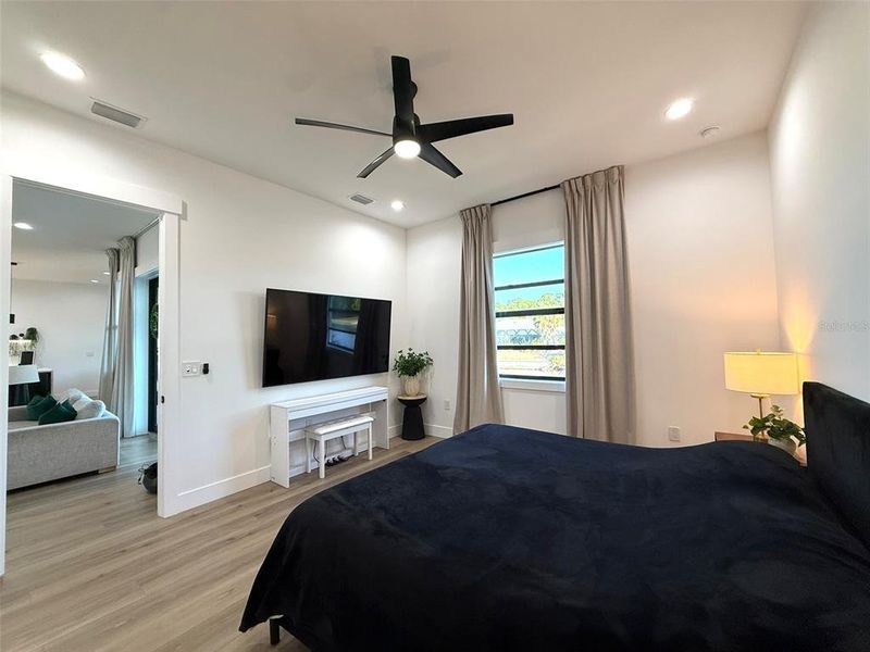 Furnished interior view inside a new home in , Port Charlotte (Image 40).