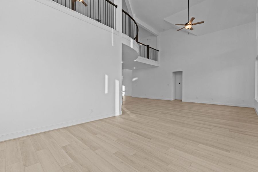 Spacious, unfurnished interior of a new home in Coastal Point, League City (Image 13).