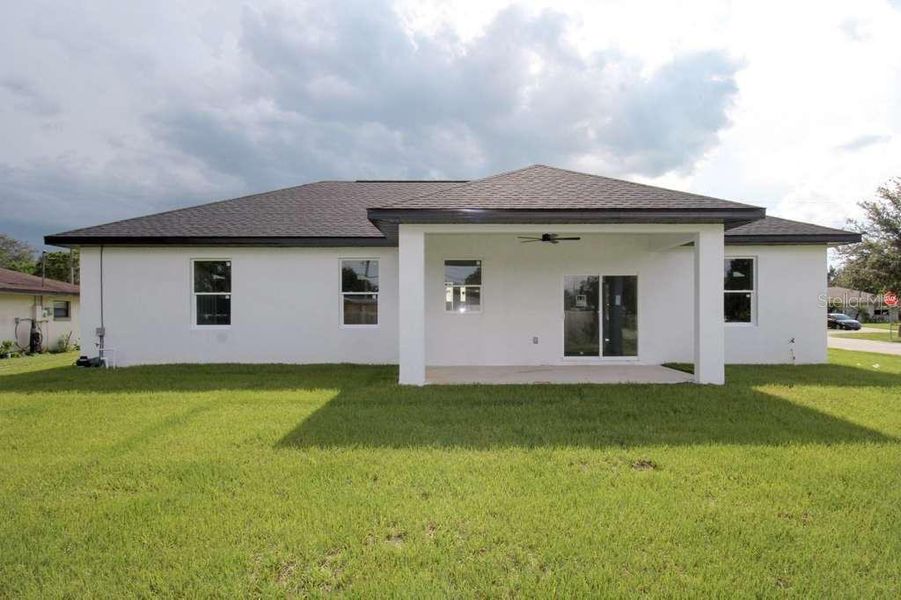 Exterior details and patio area of a home in , Sebring (Image 17).
