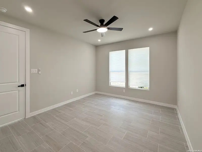 Spacious, unfurnished interior of a new home in , San Antonio (Image 27).