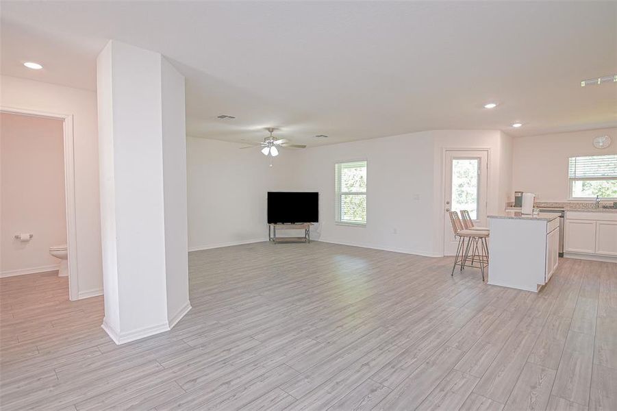 Spacious, unfurnished interior of a new home in , Kissimmee (Image 17).