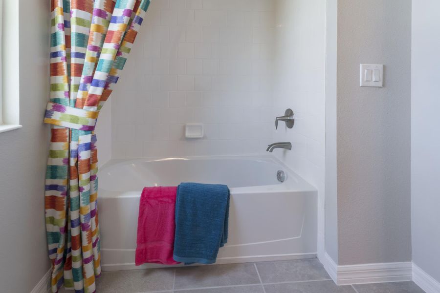 Bathroom 3 | Wilshire | New Homes in Orlando, Florida | Landsea Homes