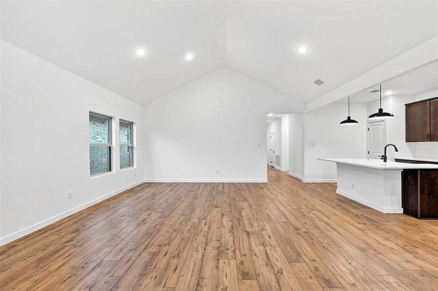 Spacious, unfurnished interior of a new home in Caldwell Lakes, Dallas (Image 28).