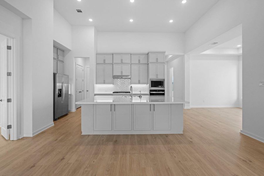 Gorgeous Open Concept Kitchen