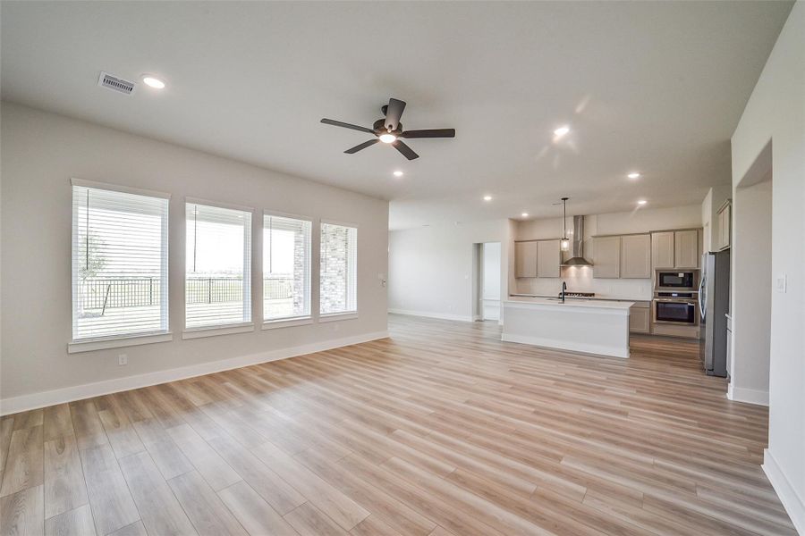 Spacious, unfurnished interior of a new home in Sierra Vista, Rosharon (Image 40). Spacious, unfurnished interior of a new home in Sierra Vista, Rosharon (Image 40).