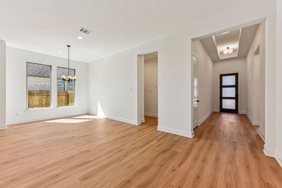 Spacious, unfurnished interior of a new home in 6 Creeks, Kyle (Image 28).