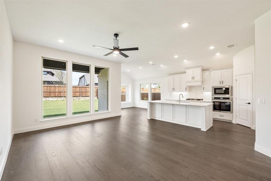 Image 31 of a home in Willow Wood Classic 50. Image 31 of a home in Willow Wood Classic 50.