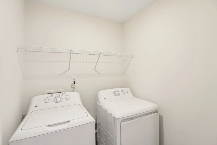 Representative interior finishes for a home built from the Triton by Starlight Homes in Kendall Grove, McDonough (Image 17).