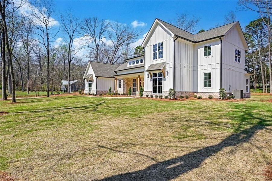 Exterior details and patio area of a home in , Jefferson (Image 4).