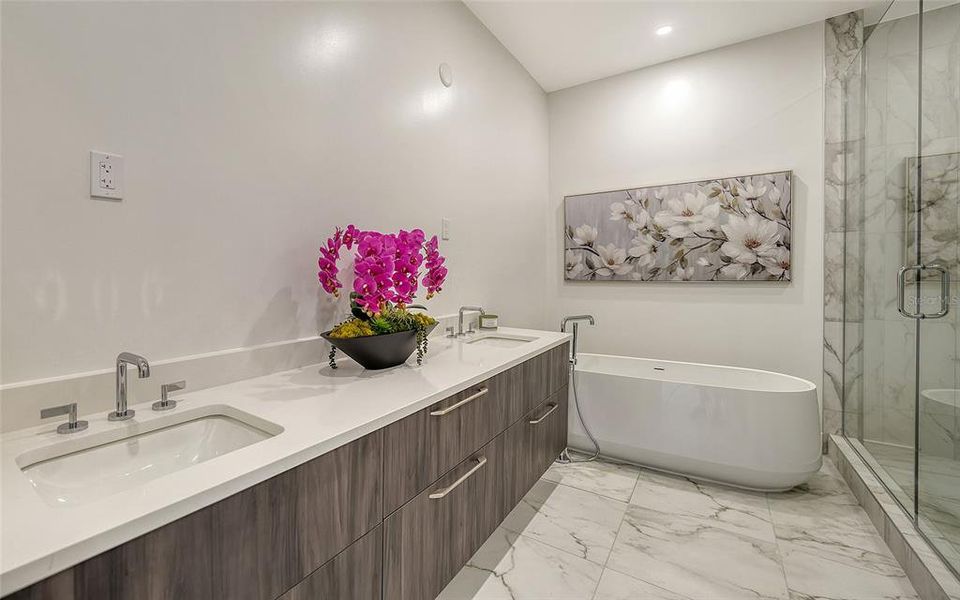 Furnished interior view inside a new home in , Sarasota (Image 14).