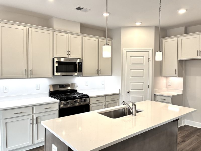 Furnished interior view inside a new home in Holly Ridge, Greenville (Image 7).