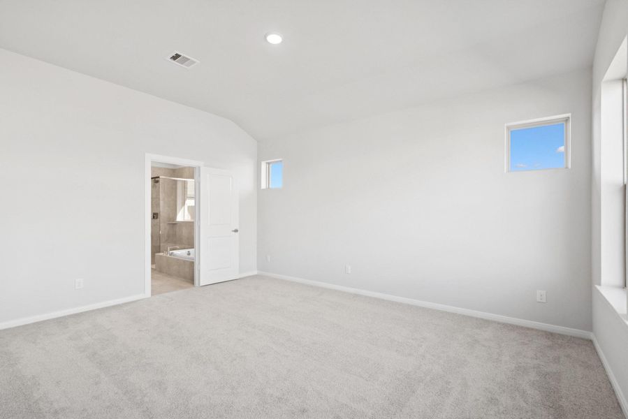 Spacious, unfurnished interior of a new home in Escondido 50' Homesites, Magnolia (Image 19).