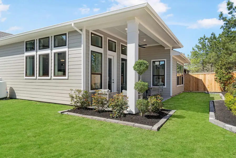 Representative exterior details of a home built from the The Azalea by David Weekley Homes in Crighton Cove - Signature Series, Conroe (Image 4).