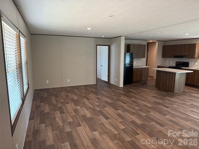 Spacious, unfurnished interior of a new home in , Shelby (Image 5).