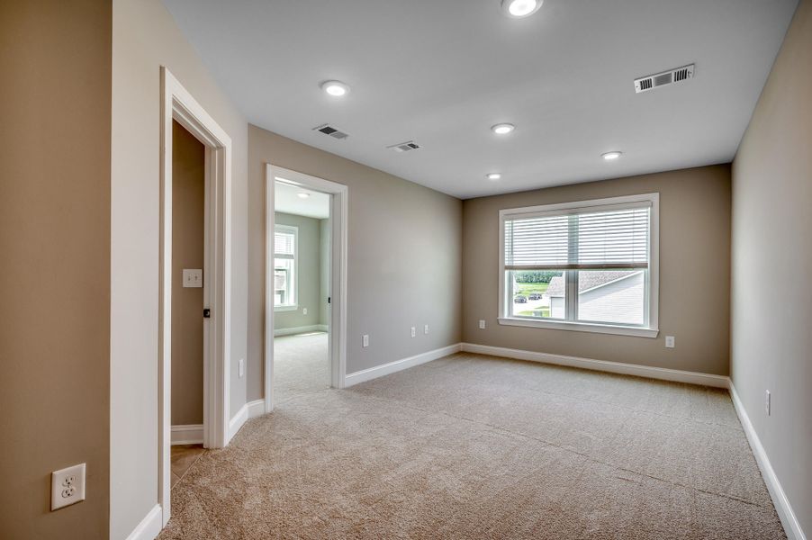 Spacious, unfurnished interior of a new home in The Groves of Berkeley, Moncks Corner (Image 20).