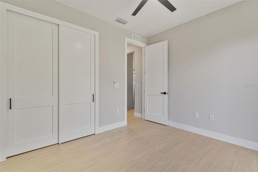 Spacious, unfurnished interior of a new home in , Port Charlotte (Image 46).