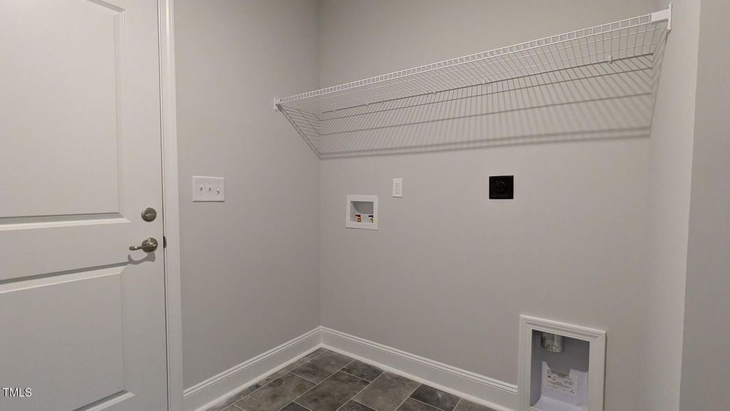 Spacious, unfurnished interior of a new home in Harvest Creek, Nashville (Image 18).