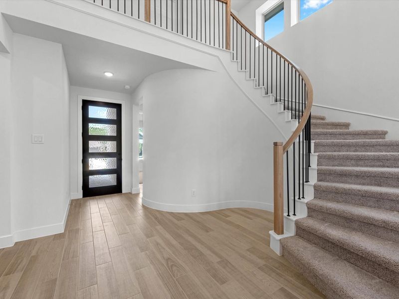 Spacious, unfurnished interior of a new home in The Trails, New Caney (Image 13).