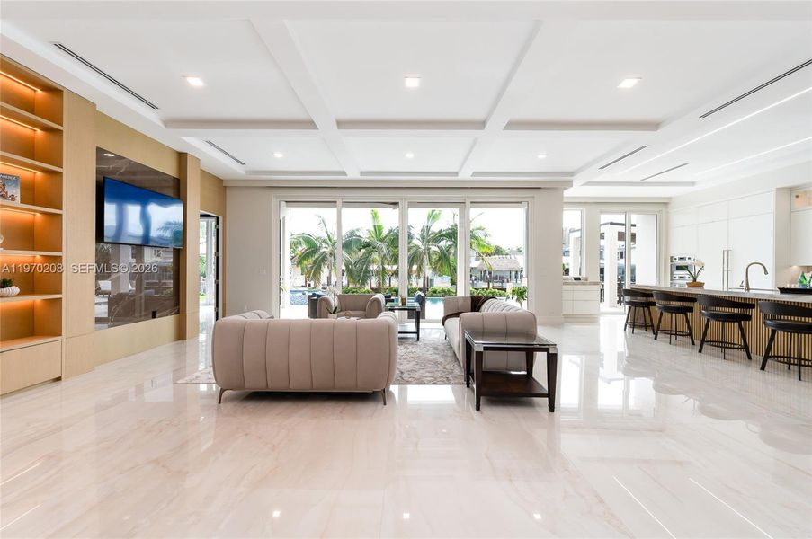 Community amenities in , Lighthouse Point (Image 44).