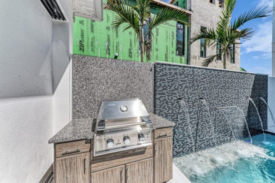 Representative exterior details of a home built from the Silver Palm – Phase 2 by Medallion Home in Aqua, Bradenton (Image 30).