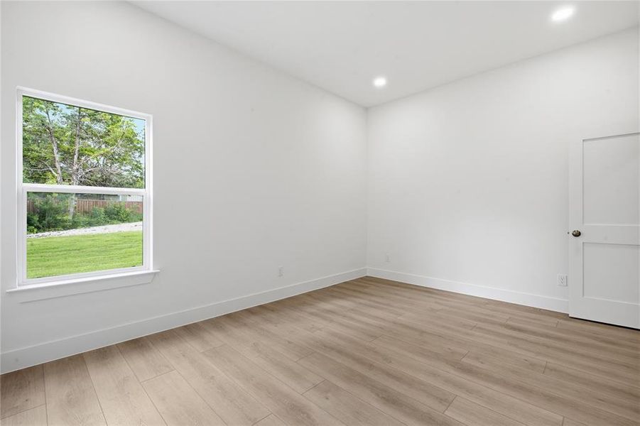 Spacious, unfurnished interior of a new home in , Dallas (Image 26).
