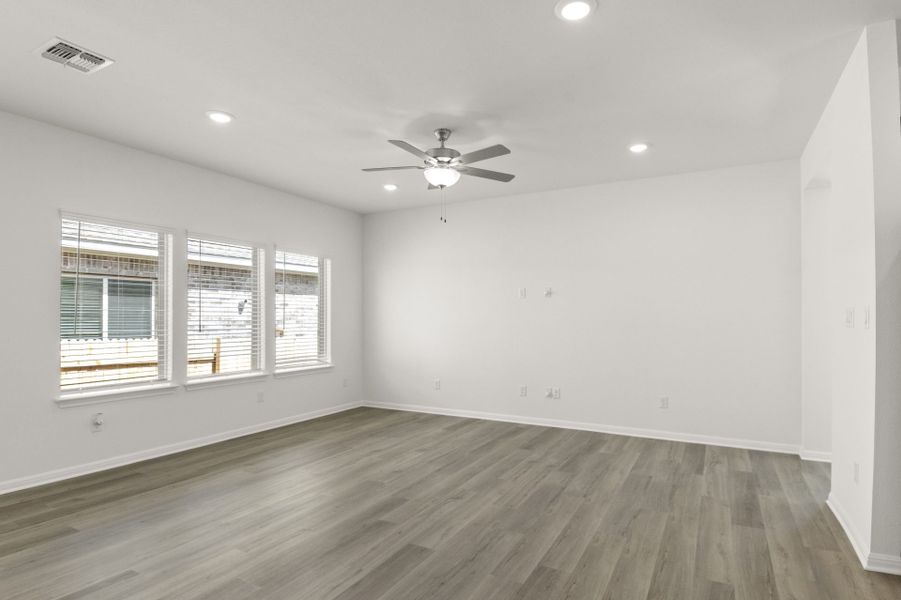 Spacious, unfurnished interior of a new home in Crosswinds, San Marcos (Image 24).