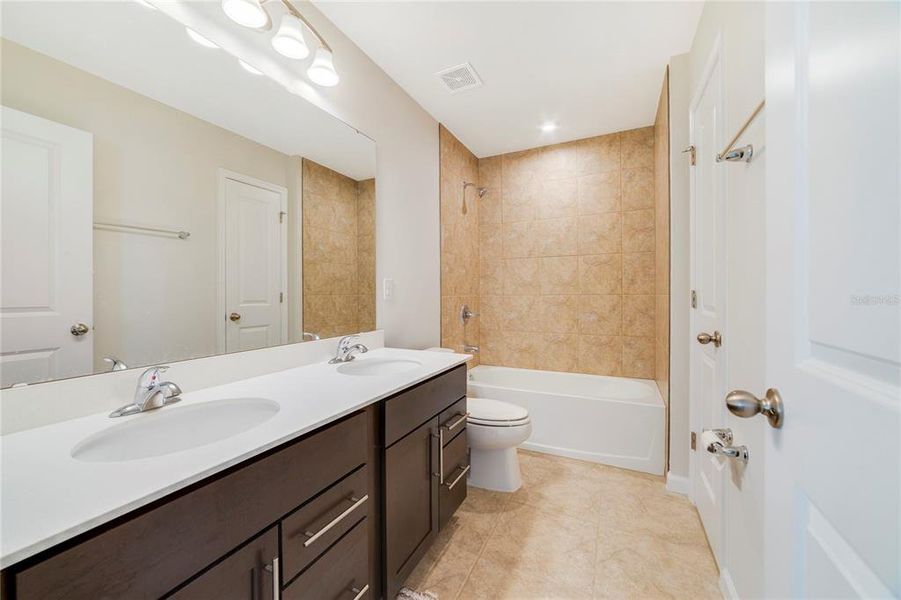 Furnished interior view inside a new home in , Davenport (Image 15).