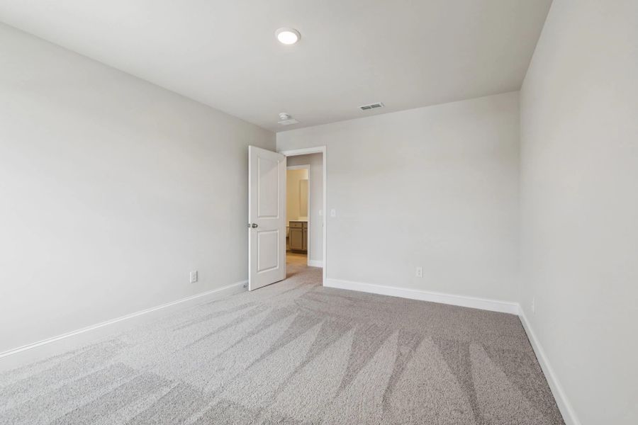 Spacious, unfurnished interior of a new home in Cades Bluff, Lebanon (Image 36).