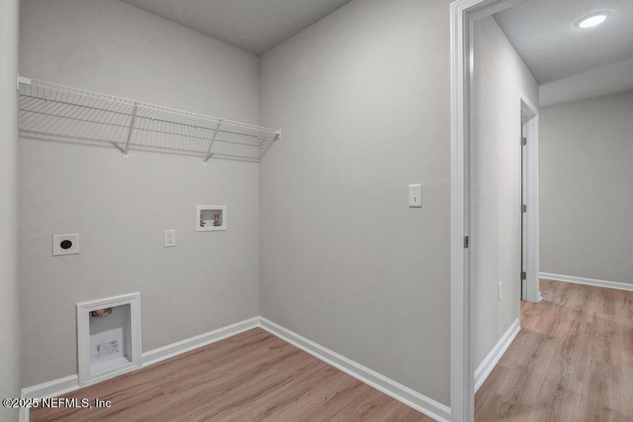 Spacious, unfurnished interior of a new home in , Jacksonville (Image 16).