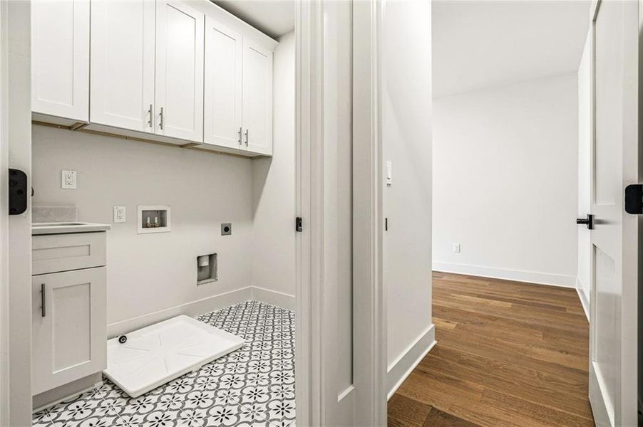 Furnished interior view inside a new home in , Atlanta (Image 19).