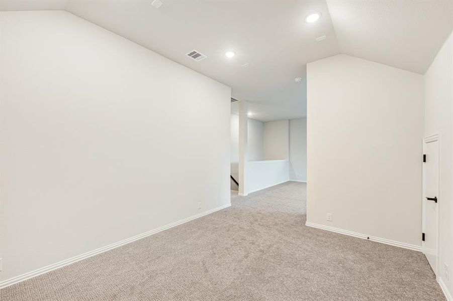 Spacious, unfurnished interior of a new home in East Oak Creek 60-65, Commerce (Image 20). Spacious, unfurnished interior of a new home in East Oak Creek 60-65, Commerce (Image 20).
