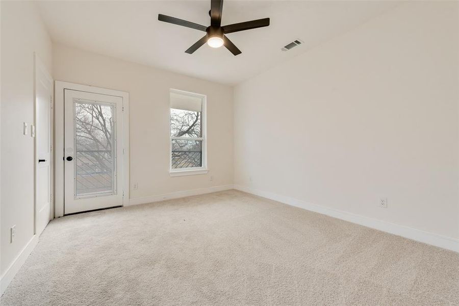 Spacious, unfurnished interior of a new home in , Dallas (Image 27).