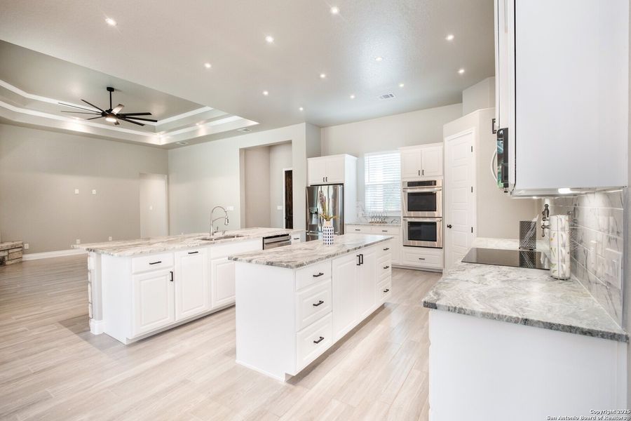 Furnished interior view inside a new home in , La Vernia (Image 12). Furnished interior view inside a new home in , La Vernia (Image 12).