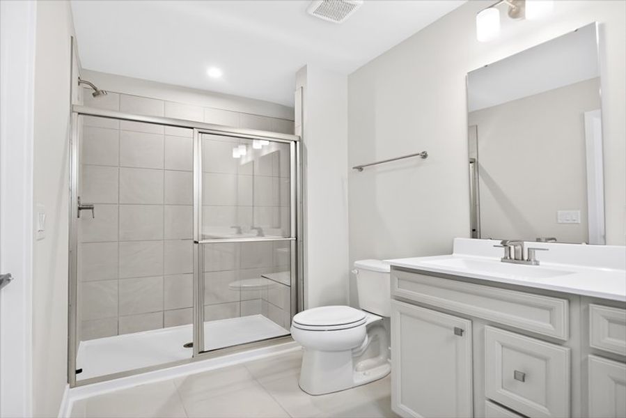 Furnished interior view inside a new home in Waverly Springs, Woodruff (Image 10).