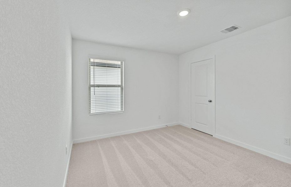 Spacious, unfurnished interior of a new home in Sonterra, Jarrell (Image 15).