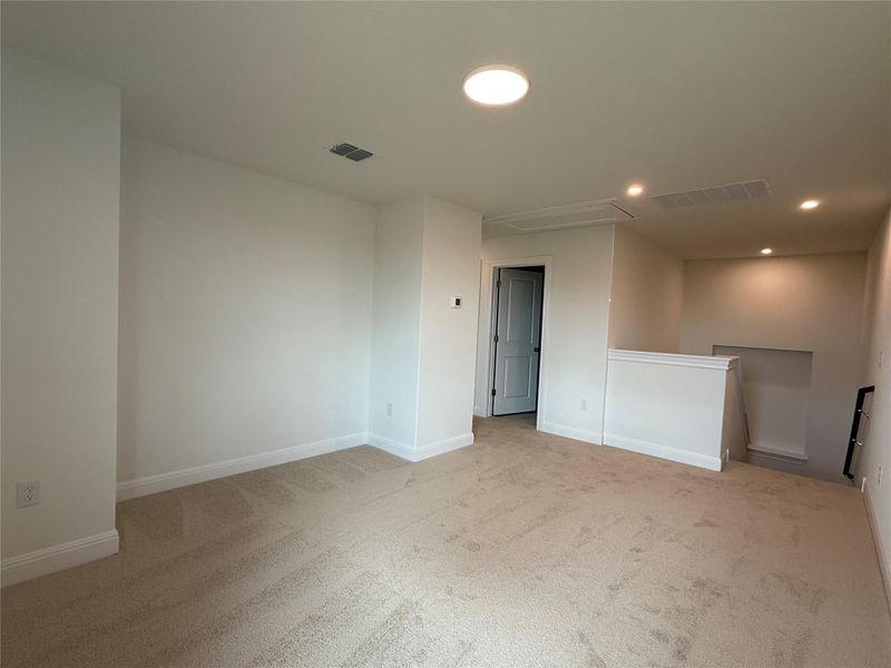 Spacious, unfurnished interior of a new home in Sage Hollow, Kyle (Image 16).