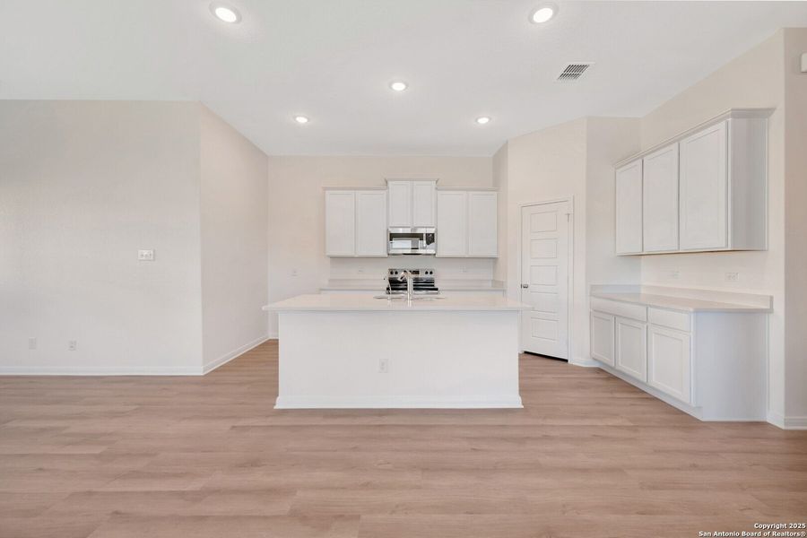 Furnished interior view inside a new home in Greenspoint Heights, Seguin (Image 12). Furnished interior view inside a new home in Greenspoint Heights, Seguin (Image 12).