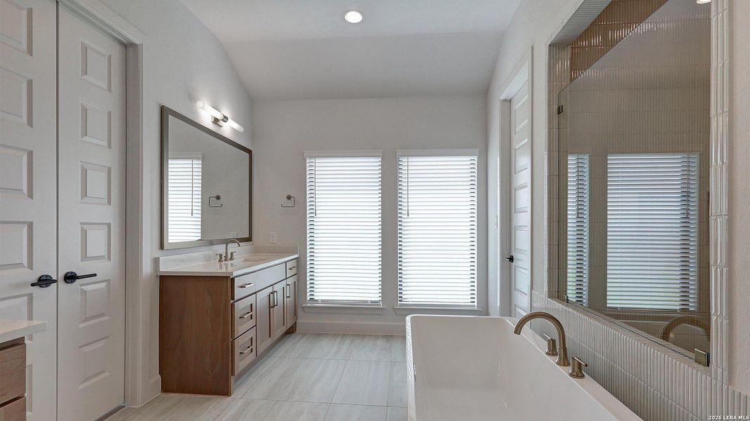 Furnished interior view inside a new home in George's Ranch, Boerne (Image 6).