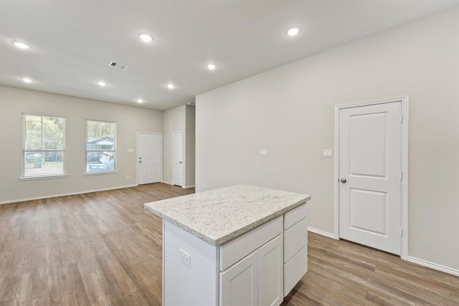 Spacious, unfurnished interior of a new home in , Willis (Image 24).