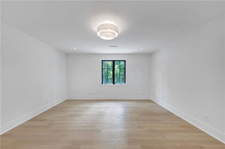 Spacious, unfurnished interior of a new home in , Marietta (Image 43).
